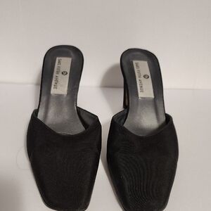 Saks Fifth Avenue Elegant Black Mules 8.5 sale $30